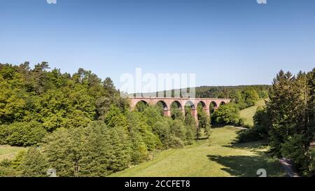 Oberzent, Hessen, Germania. Il Viadotto Himbächel nell'Odenwald Foto Stock