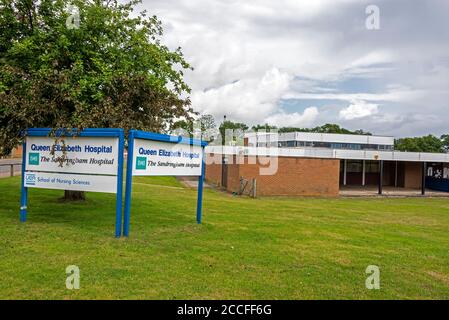 Il NHS Queen Elizabeth Hospital e l'ospedale BMI Sanderingham a Gayton Road, King's Lynn a Norfolk, Gran Bretagna Foto Stock