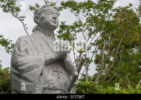 Nagasaki, Giappone - Statua di Amakusa Shiro (1621?-1638) ai resti del castello di Hara a Shimabara, Nagasaki, Giappone. Fu guidato dalla ribellione di Shimabara. Foto Stock