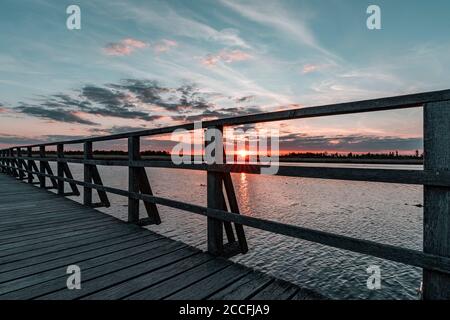 Sunset, Federsee, Federseesteg, Bad Buchau, Baden-Württemberg, Germania, Europa Foto Stock