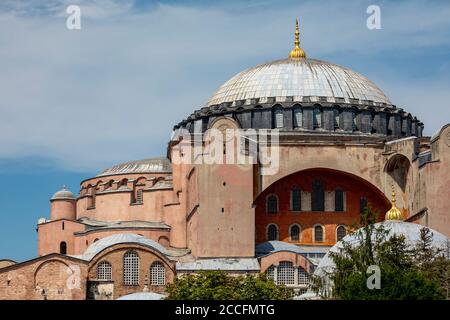 Hagia Sophia con sfondo blu cielo, Istanbul, Turchia Foto Stock