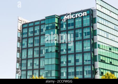 1 agosto 2020 San Jose / CA / USA - sede centrale della micron nella Silicon Valley; micron Technology, Inc. È un produttore americano di memoria per computer e com Foto Stock