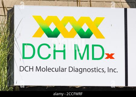3 agosto 2020 Mountain View / CA / USA - logo DCH Molecular Diagnostics presso la sede centrale della Silicon Valley; DCH MDX sviluppa saggi per automazione e integrazione Foto Stock