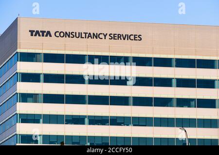 9 agosto 2020 Santa Clara / CA / USA - Tata consulenza servizi ltd. (TCS) uffici situati nella Silicon Valley; TCS è una multinazionale indiana IT serv Foto Stock