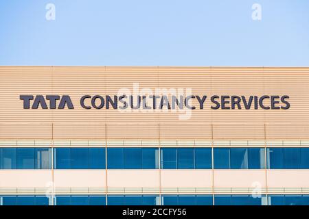 9 agosto 2020 Santa Clara / CA / USA - Tata consulenza servizi ltd. (TCS) uffici situati nella Silicon Valley; TCS è una multinazionale indiana IT serv Foto Stock