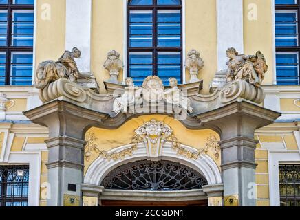 Portale a palazzo, 17 ° secolo, nella città di Kravare, vicino Opava, Moravo-Slesia Regione, Slesia, Repubblica Ceca Foto Stock