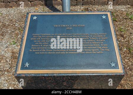 Lone Star Monument e Historical Flags Park (Texas Revolution Flags) a Conroe, Texas. Foto Stock