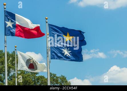 Lone Star Monument e Historical Flags Park (Texas Revolution Flags) a Conroe, Texas. Foto Stock