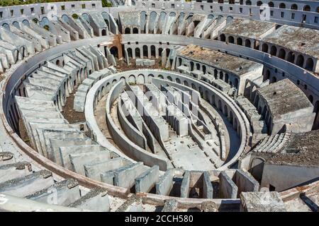 Krajno-Zagorze, Polonia - 14 agosto 2020. La miniatura del Colosseo nel parco divertimenti e miniature Sabat Krajno Foto Stock