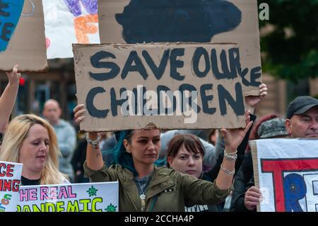 Glasgow, Scozia, Regno Unito. 22 agosto 2020. Salva la nostra dimostrazione per bambini in George Square. Credito: SKULLY/Alamy Live News Foto Stock