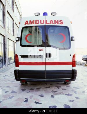 Produzione e progettazione di ambulanze. Ministero della Salute. Produzione speciale di ambulanza usata per servire malati e feriti. Foto Stock