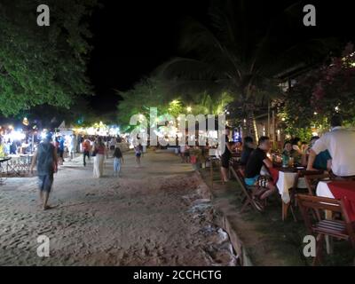 Jericoacoara, Ceara / Brasile - Gennaio, 16, 2020 - movimento di persone, turisti e vita notturna nel villaggio turistico di Jericoacoara, Bra nord-orientale Foto Stock