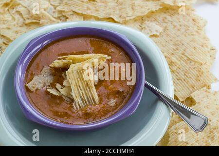 Zuppa turca tradizionale di Tarhana patatine cibo puro, naturalmente essiccato e secco che può essere fatto zuppa wetting.Firik è conosciuto in Turchia Foto Stock