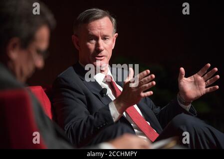 Navy Seal in pensione ed ex comandante delle operazioni speciali ritirò ADM. William McRaven, partecipa a una conversazione sulla guerra del Vietnam alla LBJ Presidential Library 28 aprile 2016 ad Austin, Texas. Foto Stock