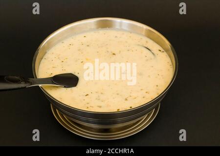 Zuppa turca tradizionale di Tarhana patatine cibo puro, naturalmente essiccato e secco che può essere fatto zuppa wetting.Firik è conosciuto in Turchia Foto Stock