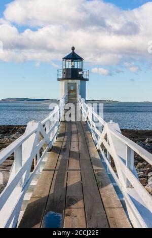 Il faro e museo di Marshall Point a Point Clyde, Maine, è un luogo pittoresco e un'opportunità educativa aperta al pubblico. Foto Stock