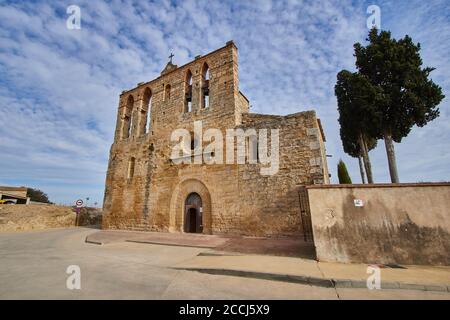 L'església de Sant Esteve nel villaggio di Peratallada, Girona, Spagna Foto Stock