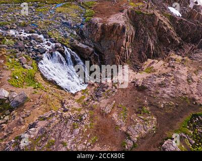 Russia, Oblast di Murmansk, Teriberka, veduta aerea della cascata costiera Foto Stock