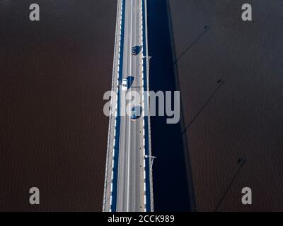 Russia, Repubblica di Carelia, Sortavala, veduta aerea del ponte che si estende attraverso il lago Ladoga Foto Stock