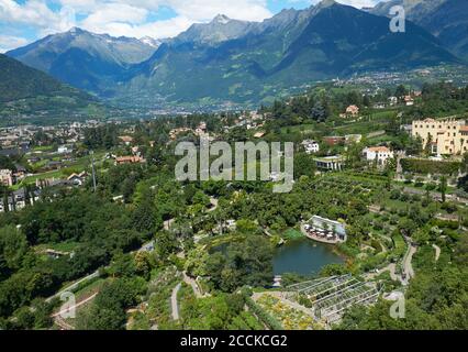 Italia, Alto Adige, Merano, Giardini del Castello Trauttmansdorff in estate Foto Stock