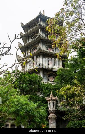 Vietnam, da Nang, pagoda buddista in Marble Mountains Foto Stock