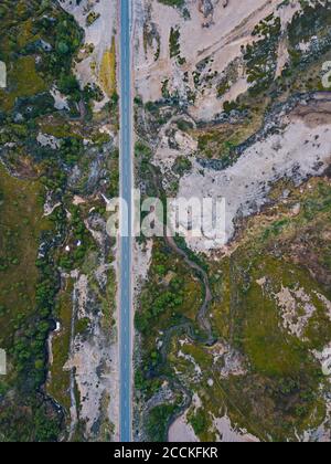 Russia, Oblast di Murmansk, Teriberka, veduta aerea della strada alpina diritta Foto Stock