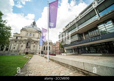 LONDRA - Central Methodist Hall e Queen Elizabeth II Center, una struttura per conferenze nel cuore di Westminster Foto Stock