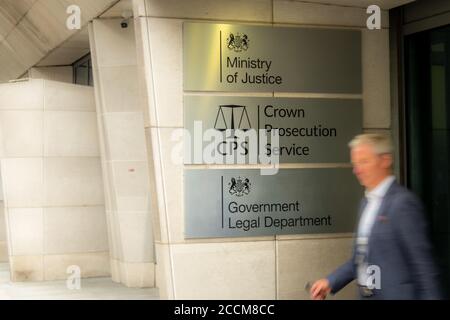 Londra - Agosto 2020: Ministero della Giustizia, Crown Prosecution Service &. Edificio del Dipartimento legale governativo, Westminster. Foto Stock