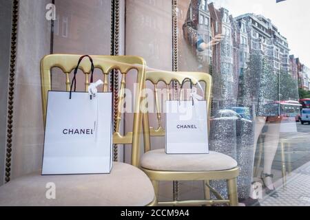 Vetrina Chanel su Sloane Street a Knightsbridge- Londra Foto Stock