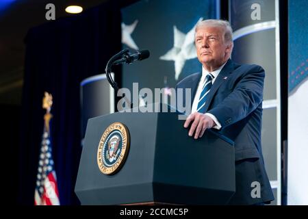 Il presidente Donald J. Trump ha espresso le sue osservazioni al Consiglio per la politica nazionale del 2020 venerdì 21 agosto 2020, al Ritz-Carlton di Pentagon City, Virginia People: President Donald Trump Credit: Storms Media Group/Alamy Live News Foto Stock