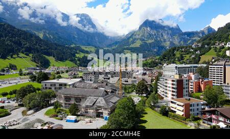 Città di Engelberg in Svizzera - Alpi svizzere - vista aerea Foto Stock