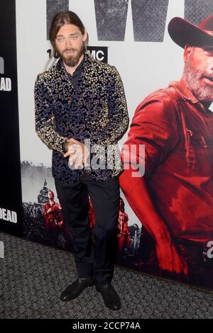 LOS ANGELES - SET 27: Tom Payne al Walking Dead Season 9 Premiere Event presso la Directors Guild of America il 27 settembre 2018 a Los Angeles, California Foto Stock