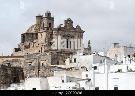 Ostuni, Italia - 6 ottobre 2010: La chiesa di San Vito Martire Foto Stock