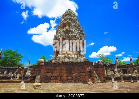 Bella scena del Parco storico Sadok Kok Thom, questo è un tempio Khmer 11 ° secolo in oggi è nella provincia di SA Kaeo, Thailandia. Foto Stock