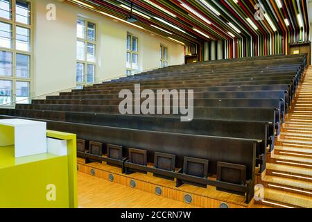 Heidelberg, Germania. 16 luglio 2020. Un leggio si trova in una sala conferenze della Nuova Università dell'Università di Ruprecht-Karls. Credit: Uwe Anspach/dpa/Alamy Live News Foto Stock