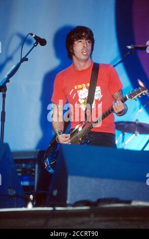Foo Fighters al Reading Festival 2002, Reading, Berkshire, Inghilterra, Regno Unito Foto Stock
