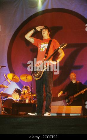 Foo Fighters al Reading Festival 2002, Reading, Berkshire, Inghilterra, Regno Unito Foto Stock