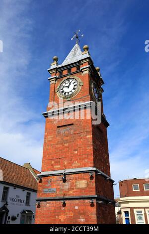 The Clock Tower, Market Place, Wainfleet All Saints Town, East Lindsey District, Lincolnshire, Inghilterra, Regno Unito Foto Stock