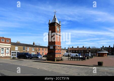 The Clock Tower, Market Place, Wainfleet All Saints Town, East Lindsey District, Lincolnshire, Inghilterra, Regno Unito Foto Stock