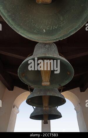 Campane nella torre della Basilica Eufrasiana, patrimonio mondiale dell'UNESCO, Porec, Istria, Croazia Foto Stock