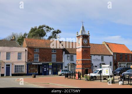 The Clock Tower, Market Place, Wainfleet All Saints Town, East Lindsey District, Lincolnshire, Inghilterra, Regno Unito Foto Stock
