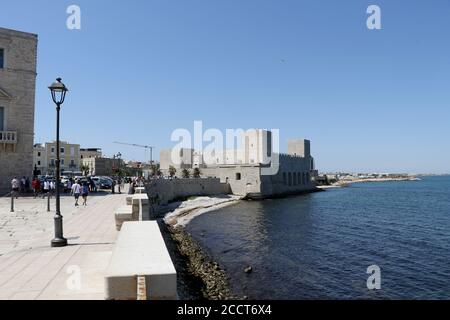 Veduta del Castello Svevo di Trani, Puglia, Italia Foto Stock