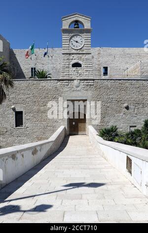 Veduta del Castello Svevo di Trani, Puglia, Italia Foto Stock