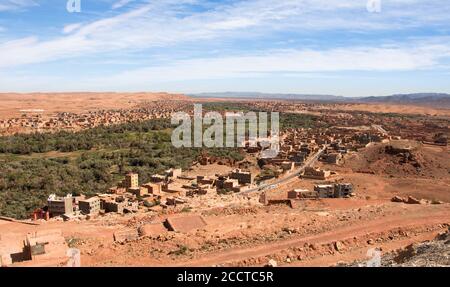 Vista panoramica del fiume Dades in Boumalne Dades, Marocco, Africa. Concetto di viaggio Foto Stock