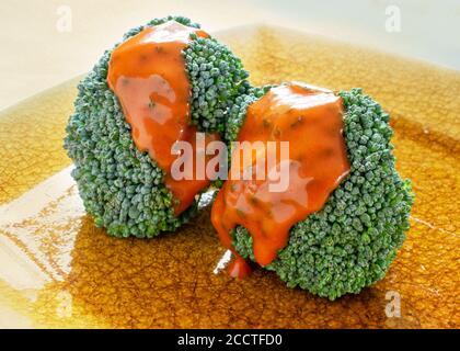 Fiorini di Brocolli con catalina o eventualmente condimento di formaggio. Foto Stock