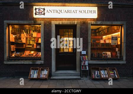 Muenster, libreria di seconda mano, libreria antiquaria Solder, nota location di film Wilsberg Crime nella città di Münster, Germania, Euro Foto Stock