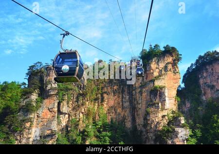 Zhangjiajie, Cina - 12 maggio 2017: Funivia a Wulingyuan nel Parco Nazionale di Zhangjiajie, Cina. Foto Stock