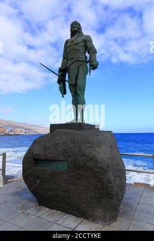 Statua di una Guanche situata a Candelaria, Tenerife, Isole Canarie, Spagna. Foto Stock