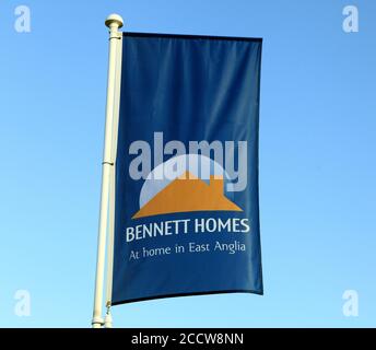 Bennett Homes, costruttori di case, banner, bandiera, Norfolk, Inghilterra, Regno Unito Foto Stock