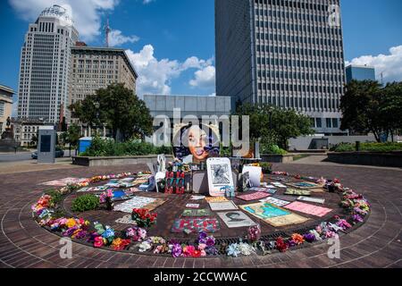 Louisville, Kentucky, Stati Uniti. 24 Agosto 2020. Vista generale del Breonna Taylor Memorial al Jefferson Square Park durante il terzo giorno di BreonnaCon 24 agosto 2020 a Louisville, Kentucky, dopo la morte di Breonna Taylor. ( Credit: Chris Tuite/Image Space/Media Punch)/Alamy Live News Foto Stock